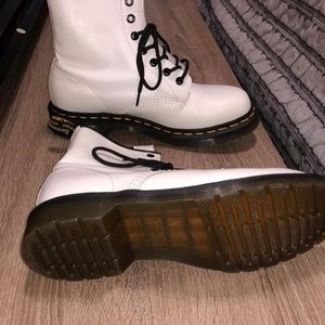 SIZE 8 WHITE DR MARTENS